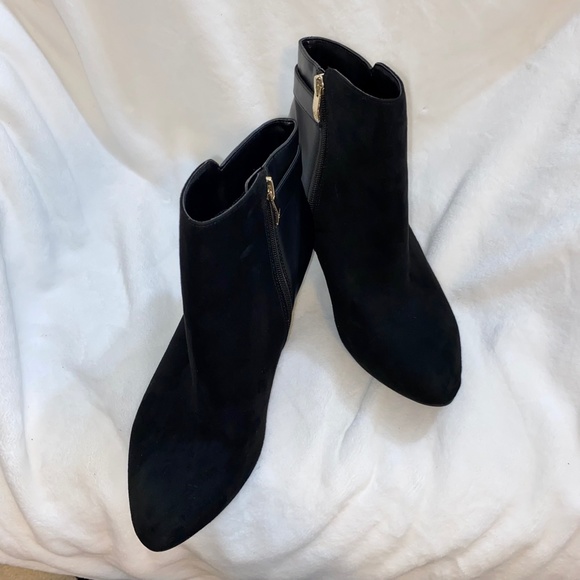 Wide Width Ankle Bootie - Picture 12 of 13